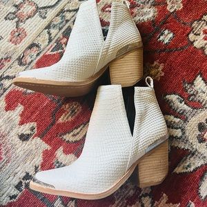 Jeffrey Campbell Cromwell Snake White Boots